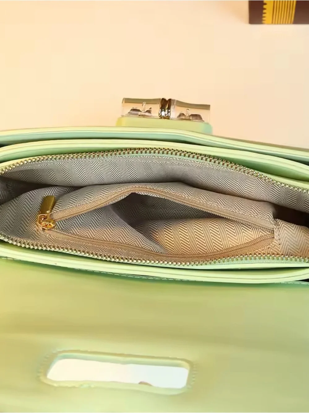 Mint Green Women’s Top-Handle Bag with Clear Bamboo Handle